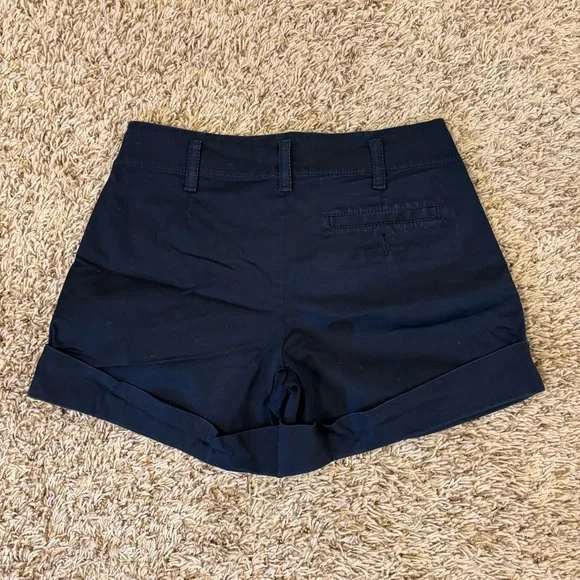 Banana Republic Black Women’s Shorts - Stretch - Size 2 - Picture 2 of 5